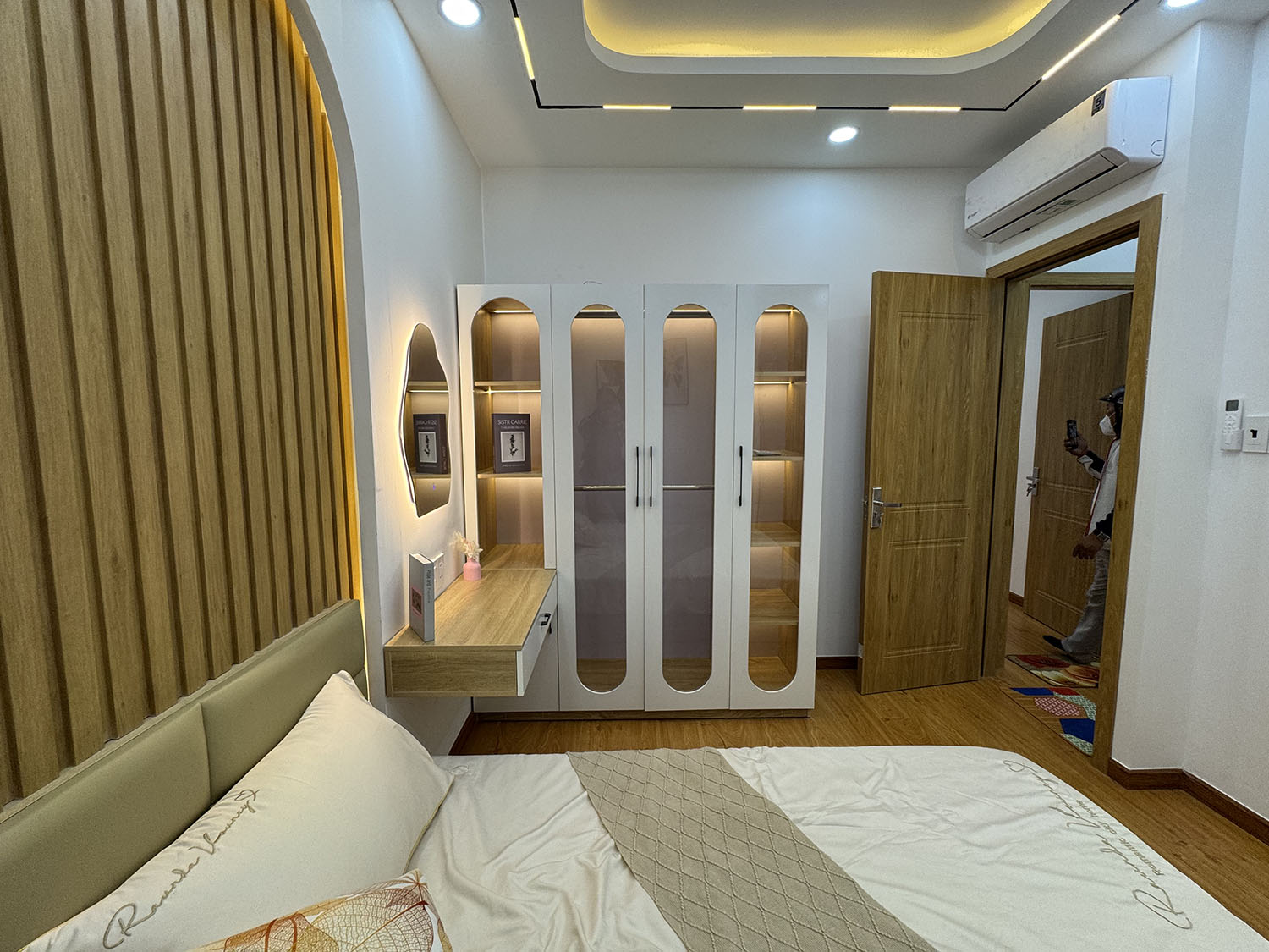 Lửng+1 lầu 4,2x12=50m2 có phòng master tầng trệt cho người lờn full nội thất khu vip Nguyễn Văn Đậu